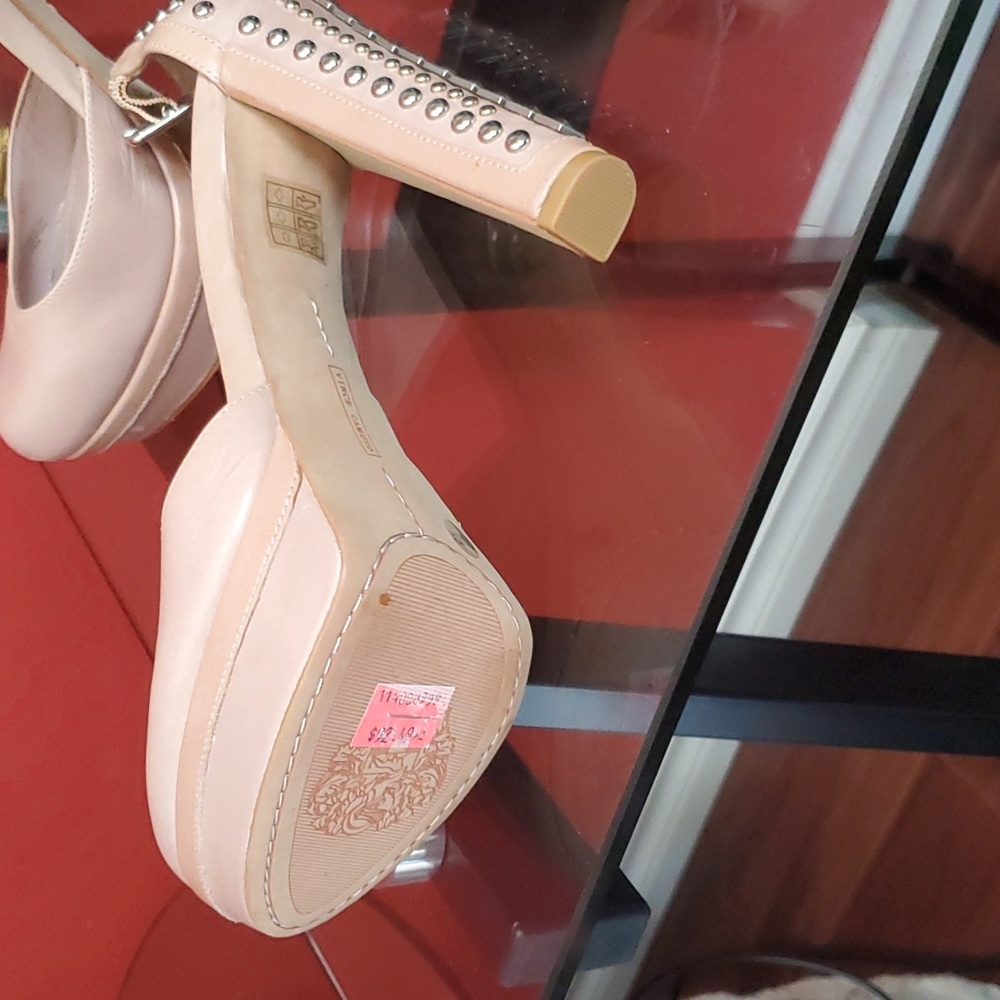 Shoes - Picture 4 of 5